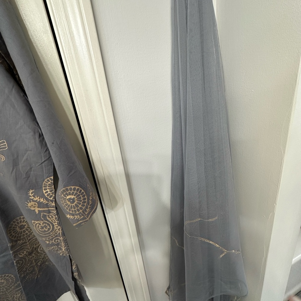 SALE‼️Gray and Gold Patterned Gharara and Kameez set in size 25” in pure Cotton. - Picture 11 of 16